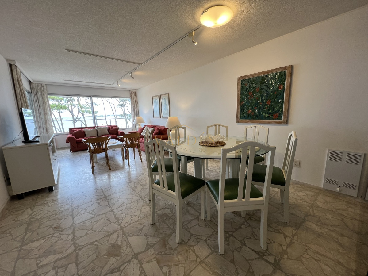 Apartamento primera línea playa mansa · Foto 9