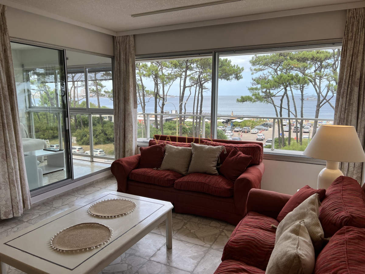 Apartamento primera línea playa mansa · Foto 8