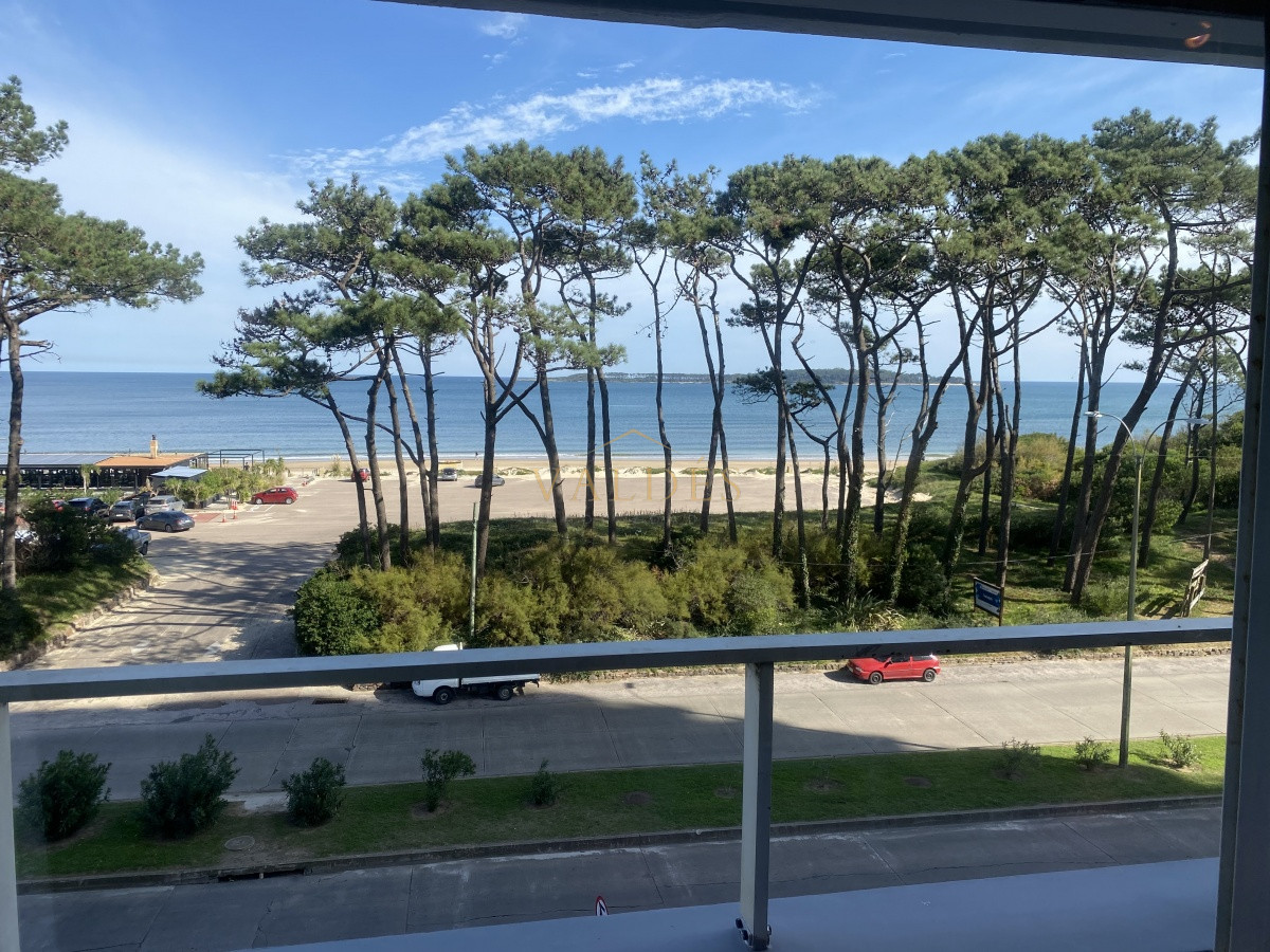 Apartamento primera línea playa mansa · Foto 4