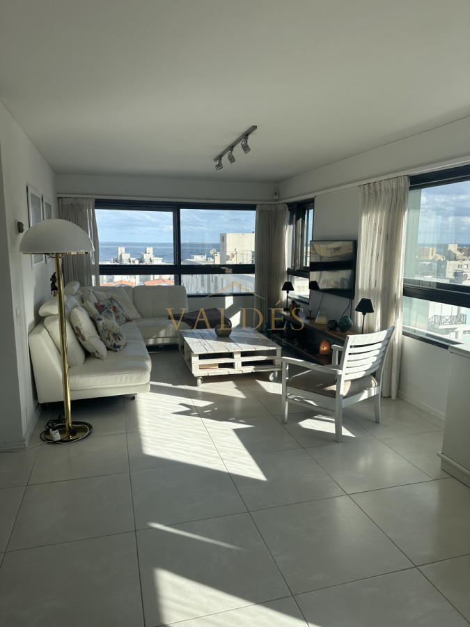 En venta y alquiler anual torre Amalfi