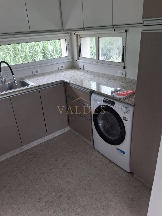 ALQUILER ANUAL, sin muebles · Foto 3