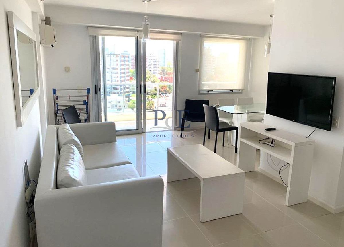 Alquiler Anual | Moderno Apartamento de 2 Dormitorios y 2 Baños con Garaje y Servicios