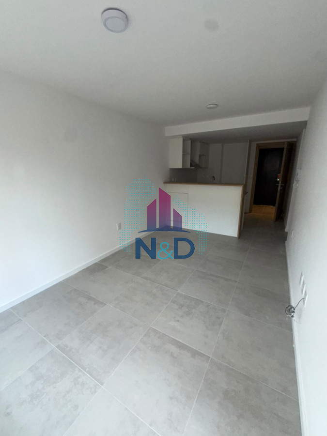 ALQUILER APARTAMENTO UN DORMITORIO CON BALCÓN AL FRENTE EN CENTRO A ESTRENAR