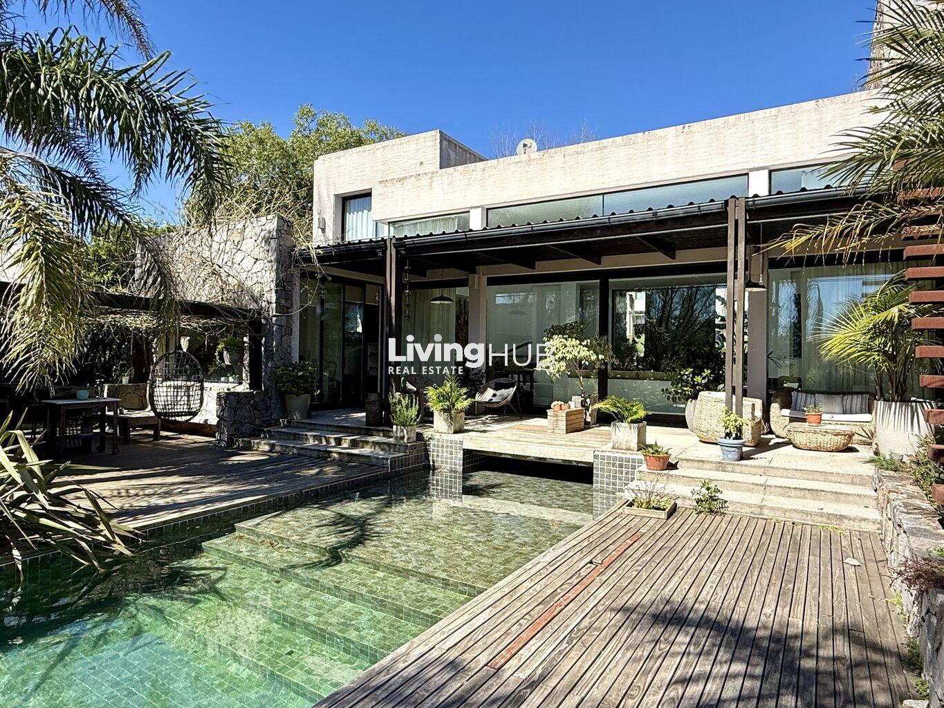 ALQUILER CASA, 4 DORMITORIOS + OFICINA + SERVICIO, PISCINA Y PARRILLERO, BARRIO PRIVADO LOMAS DE LA · Foto 1