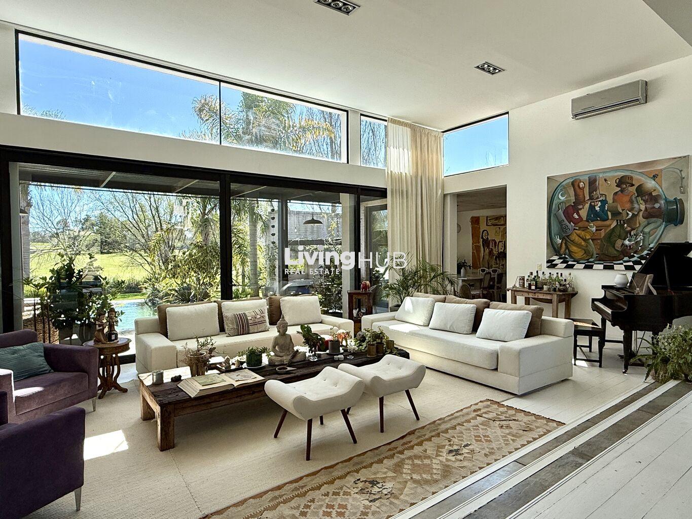 ALQUILER CASA, 4 DORMITORIOS + OFICINA + SERVICIO, PISCINA Y PARRILLERO, BARRIO PRIVADO LOMAS DE LA · Foto 2