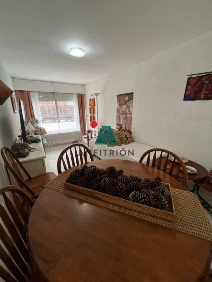 Venta Apartamento 2 dormitorios Con Cochera En Península