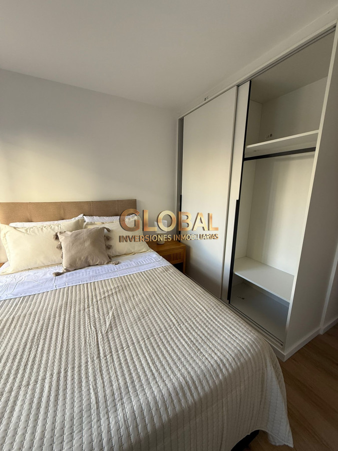 Venta apartamento de dos dormitorios en Tres Cruces