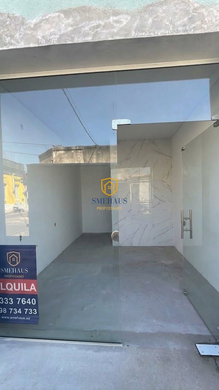 Local Comercial en alquiler en Canelones a 2 cuadras de la plaza principal