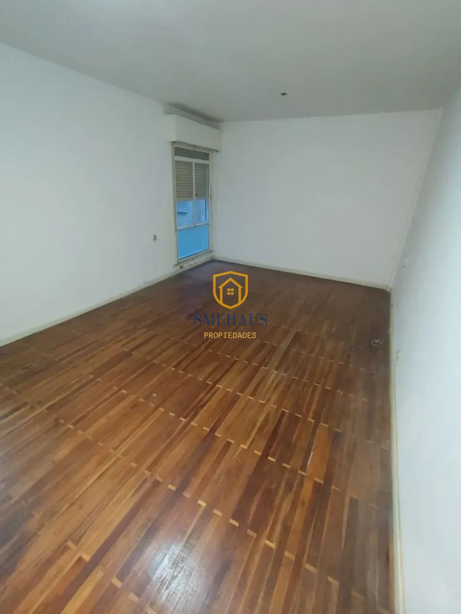 Apartamento en alquiler en Centro Montevideo con 3 dormitorios, bien ubicado