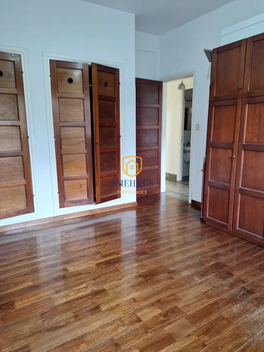 Apartamento en alquiler en Parque Batlle con 2 dormitorios y cochera · Foto 1