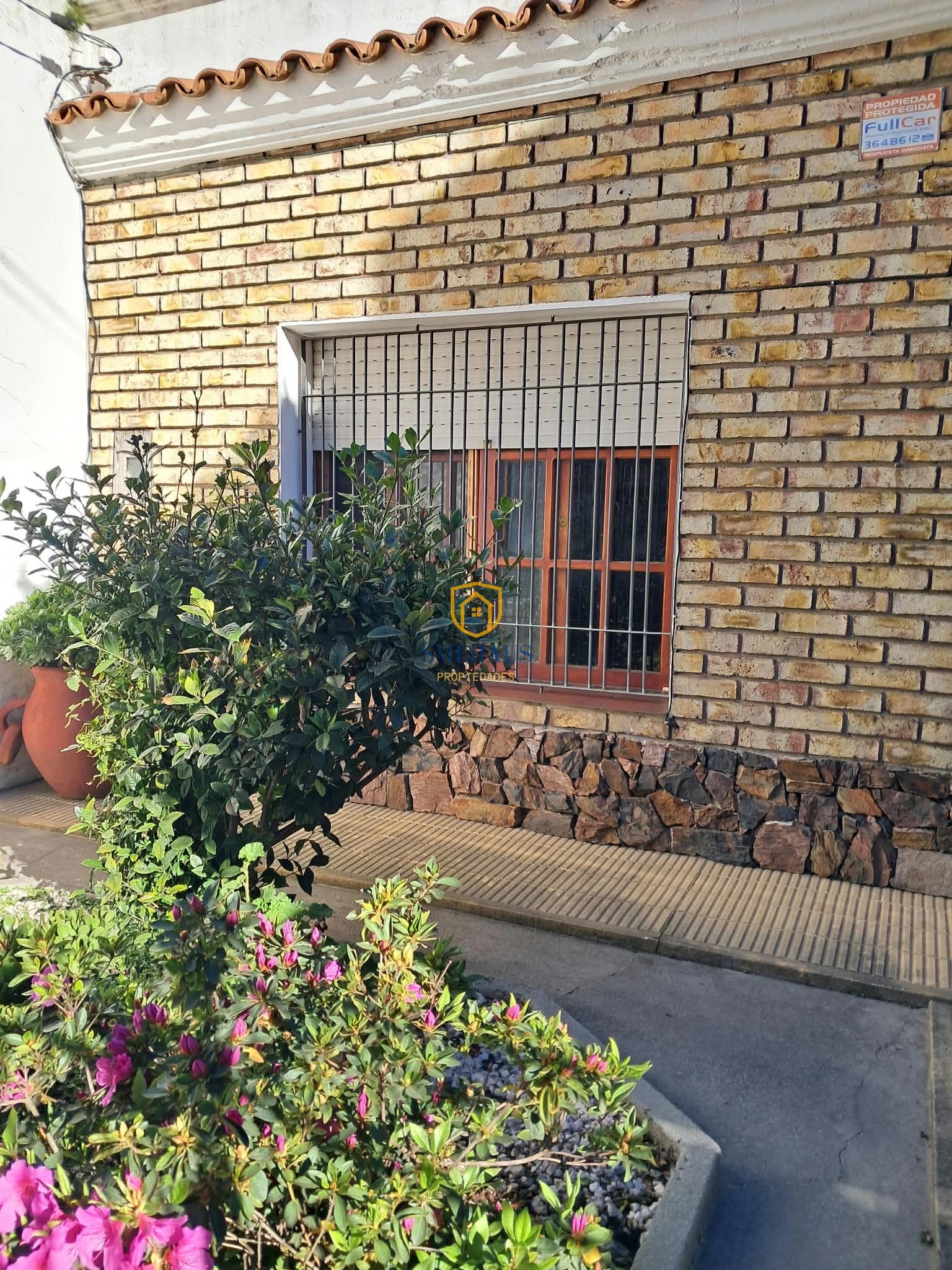 Casa en alquiler en Las Piedras con 2 dormitorios