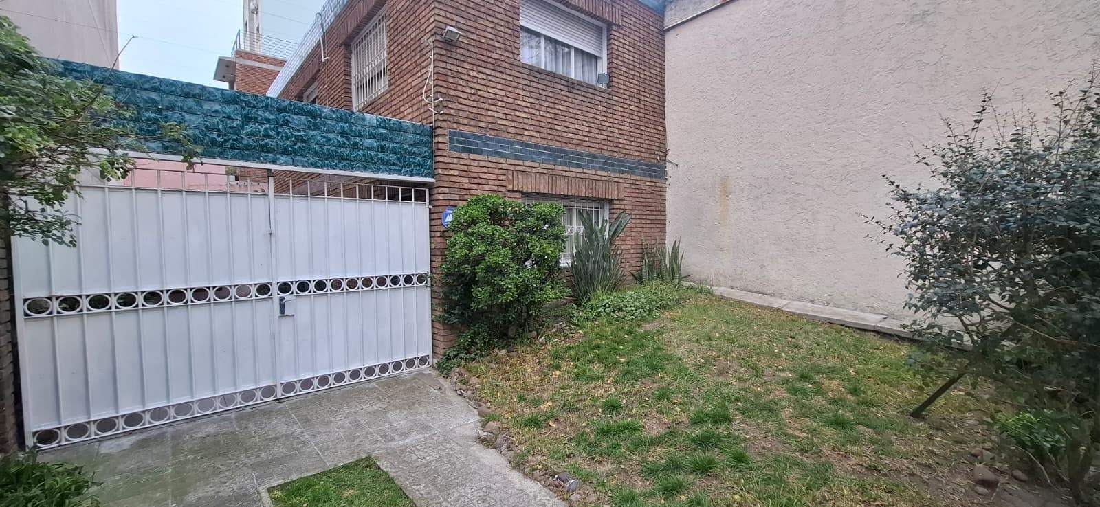 Casa en venta c/ cochera en Pocitos Nuevo