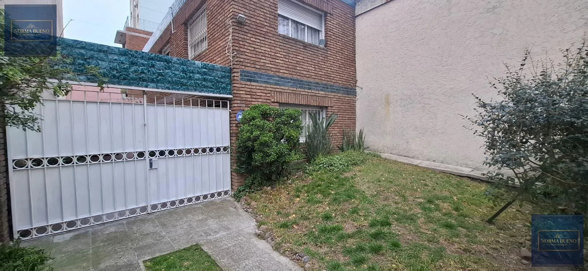 Venta Casa En Pocitos Nuevo, 3 Dormitorios Y 3 Cocheras