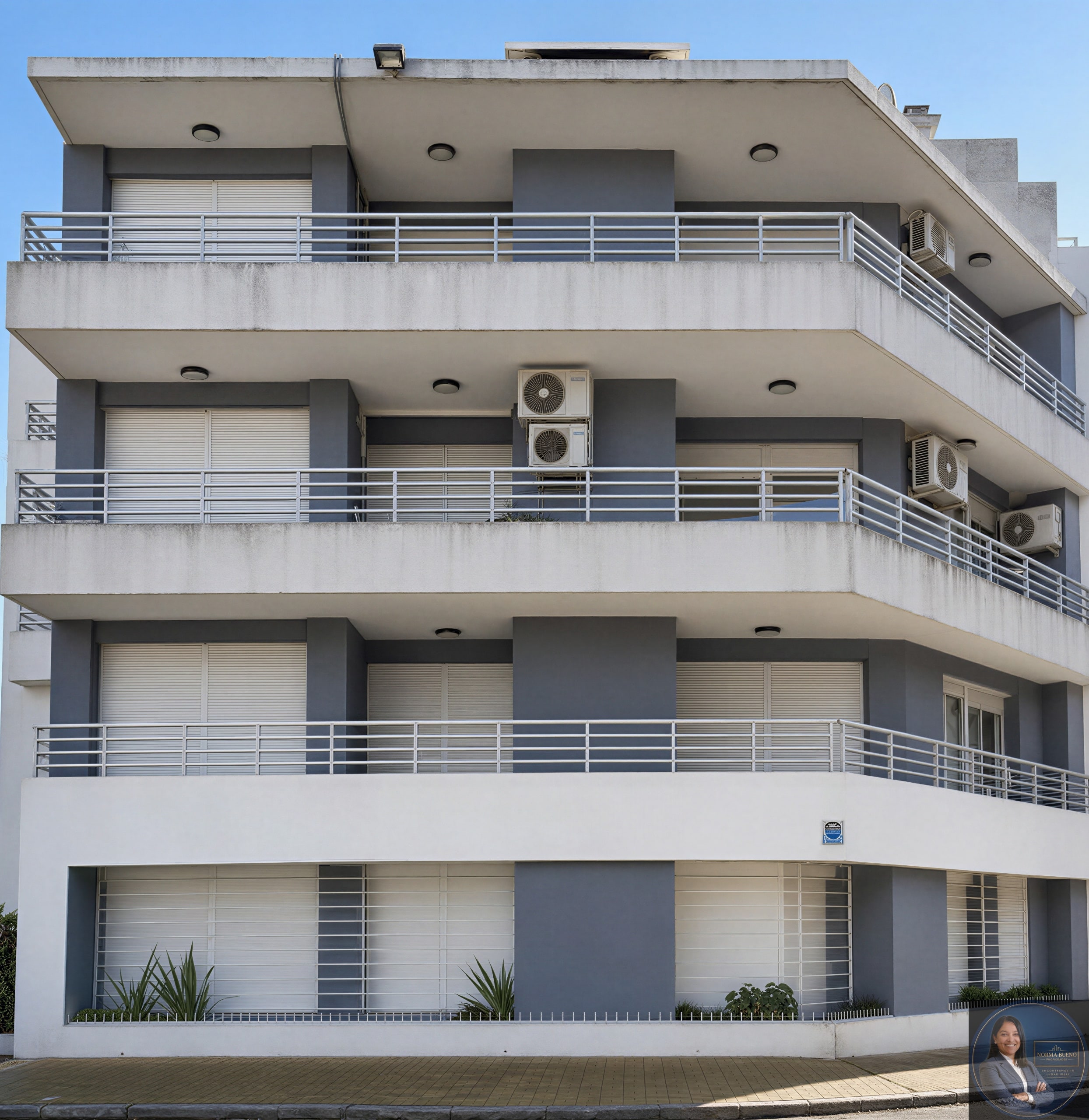 Apartamento en venta c/ cochera en Pocitos