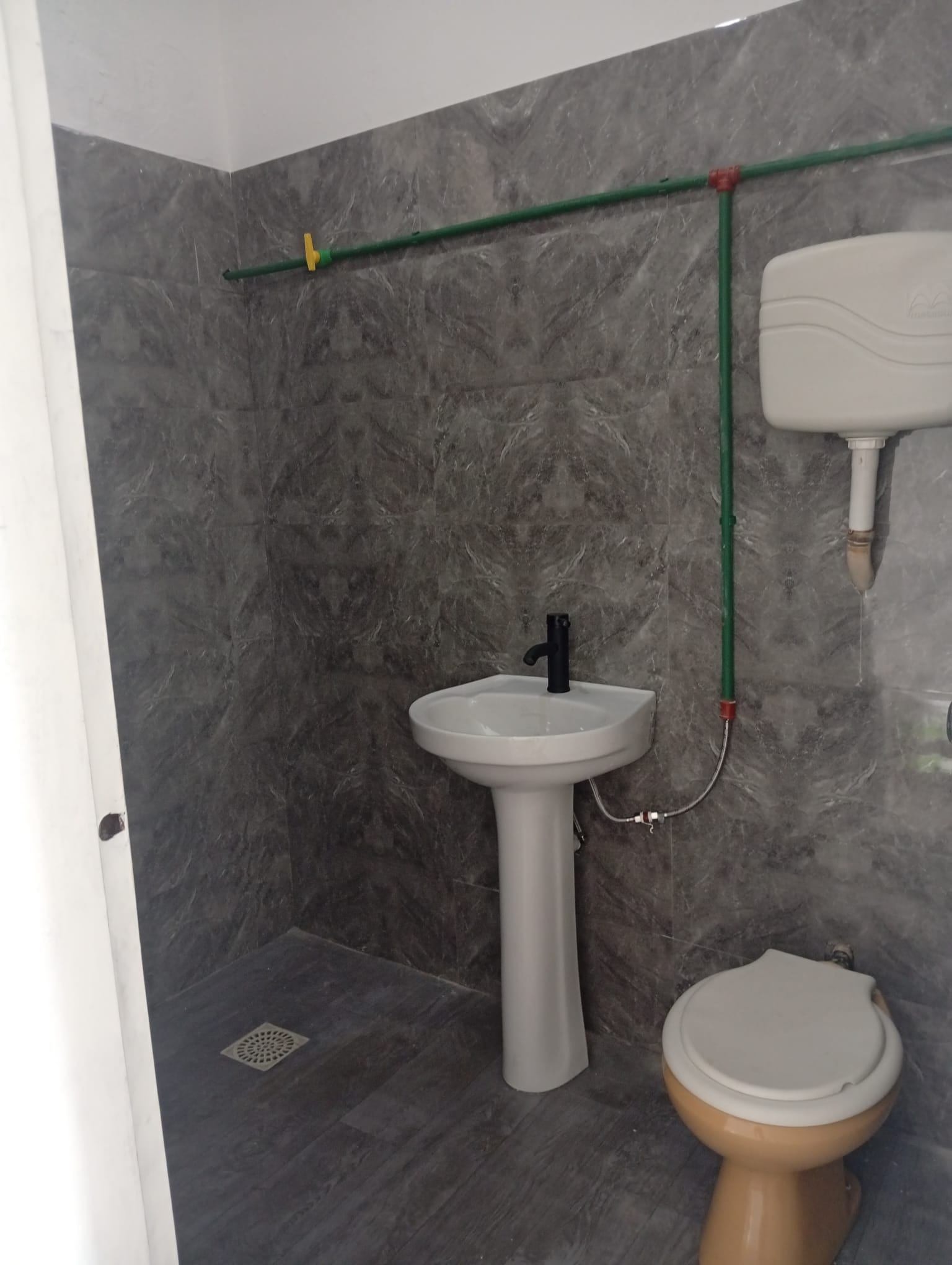 Alquiler Local Comercial sobre Av. Giannattasio Solymar Sur · Foto 8