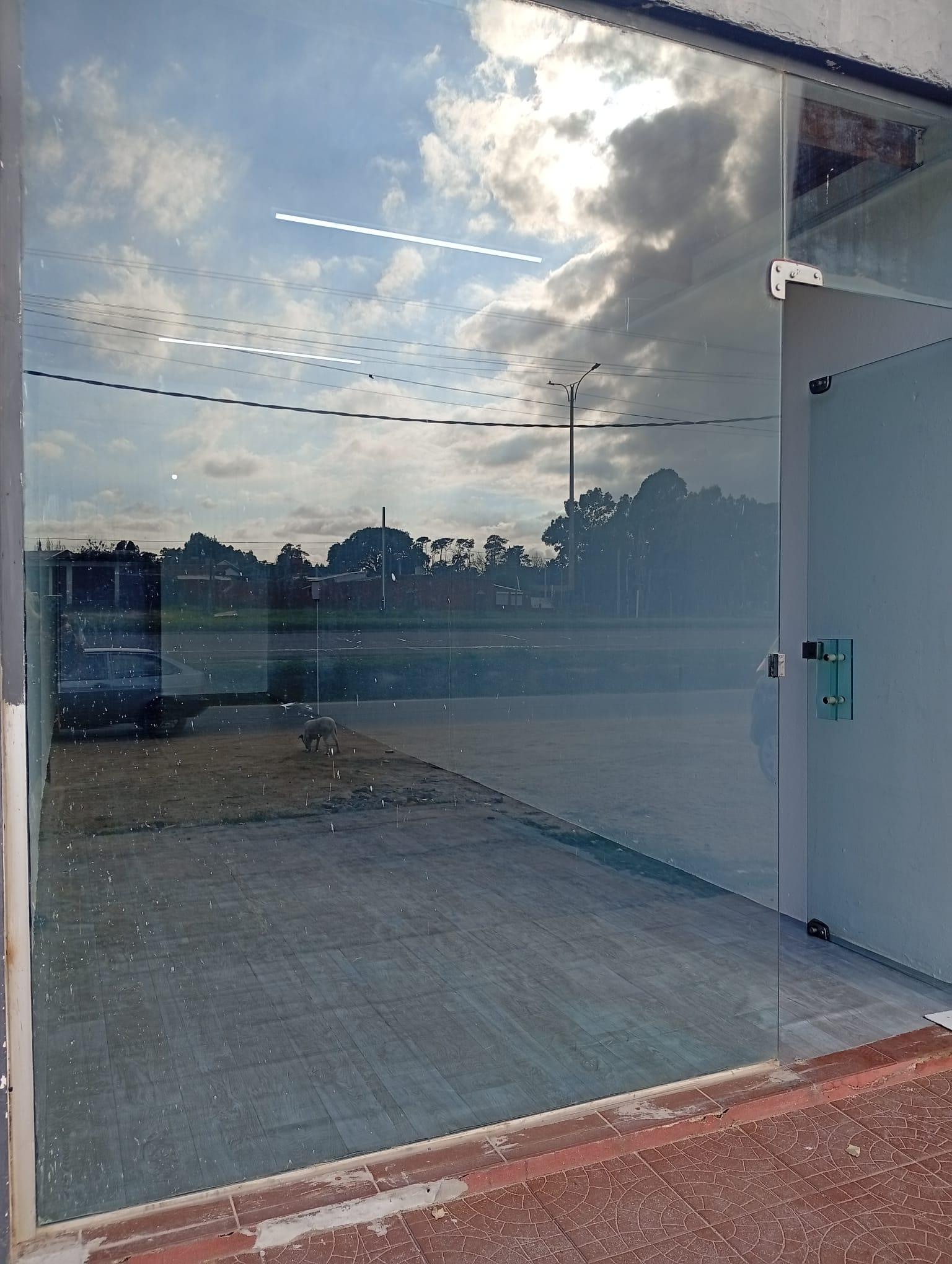 Alquiler Local Comercial sobre Av. Giannattasio Solymar Sur · Foto 3