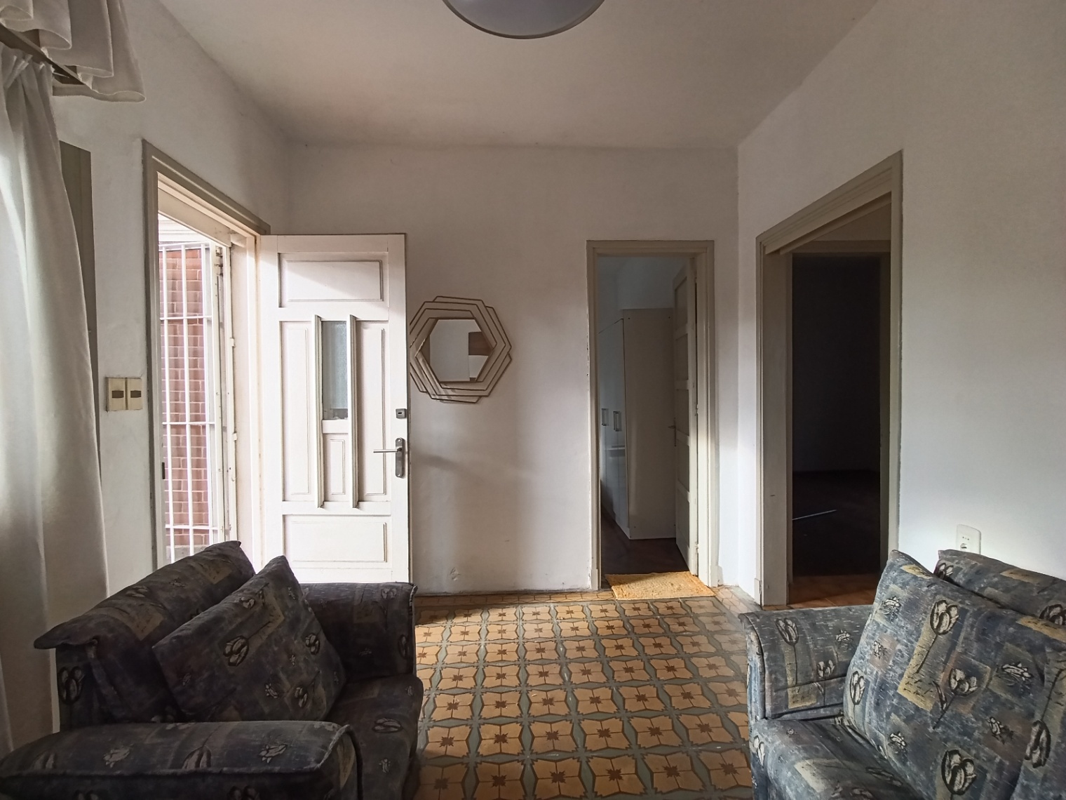 Casa en alquiler c/ cochera en Aires Puros