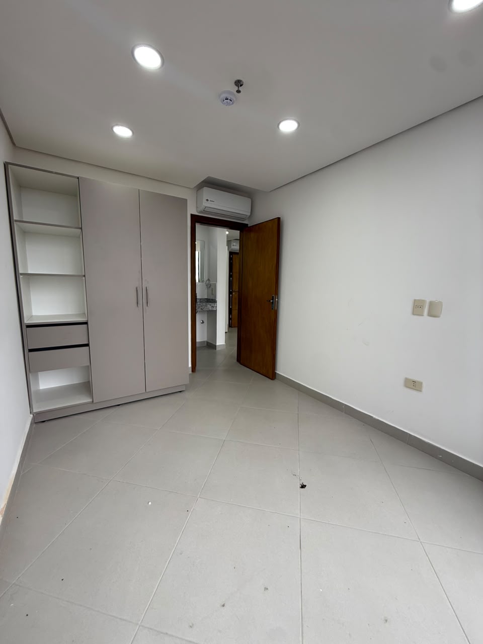 HERRERA, EN ALQUILER, DEPTO, DE 1 DORMITORIO — foto 3