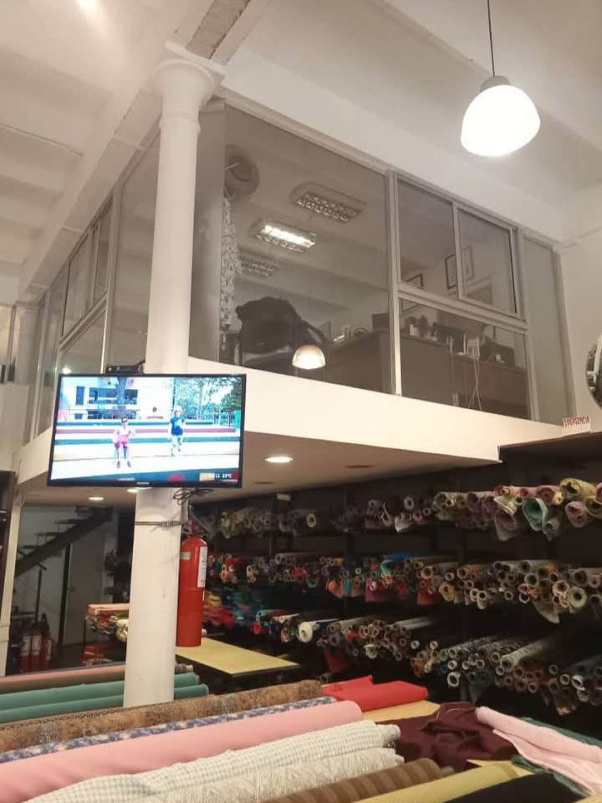 CENTRO LOCAL COMERCIAL CON DOBLE ENTRADA