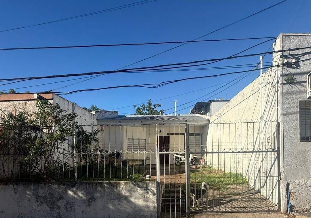 Salto,dos dormitorios y en el Centro