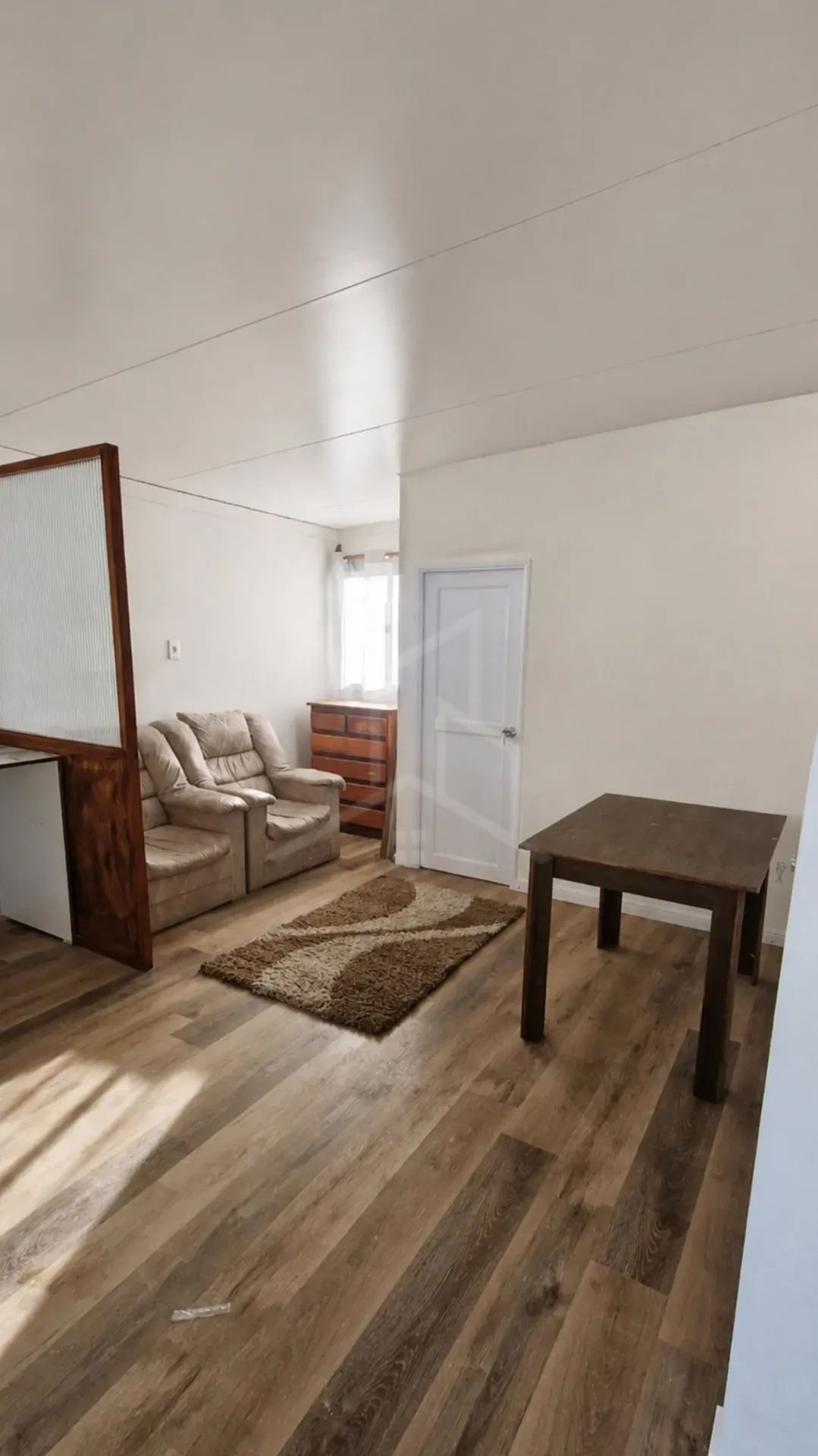 Se alquila apartamento 1 dormitorio a pasos de Av. Italia y comercio. Semi amueblado o vacío. Totalmente renovado.