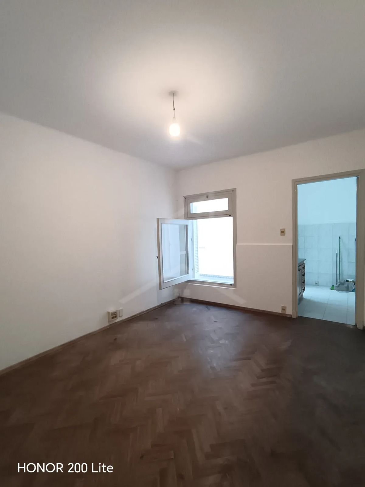 Se alquila Apartamento en planta baja con 1 dormitorio y patio en zona La Comercial
