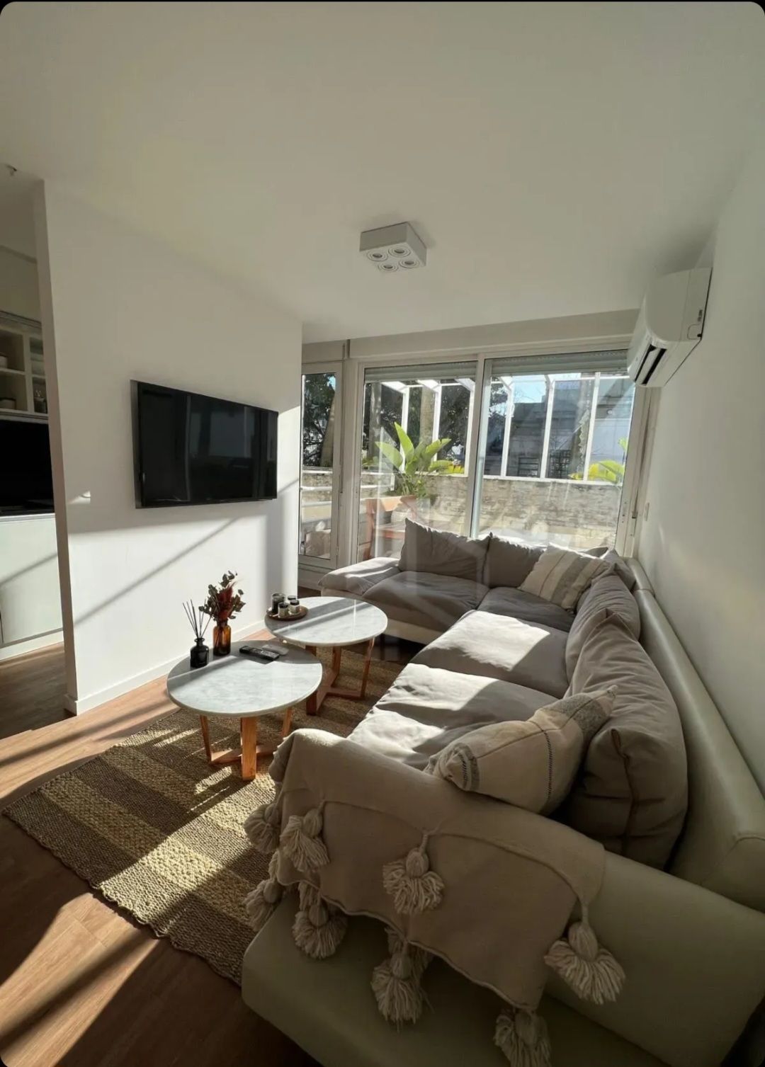 Alquiler Apartamento 1 Dormitorio Amueblado | Garaje y Patio con Barbacoa · Foto 4