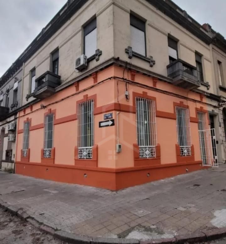 Alquiler Casa 4 Dormitorios con Balcón En Reducto
