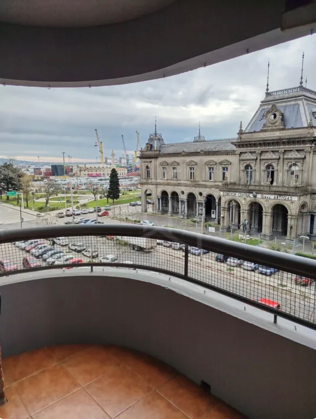 Alquiler Apartamento en el Centro con 2 Dormitorios Frente al Puerto