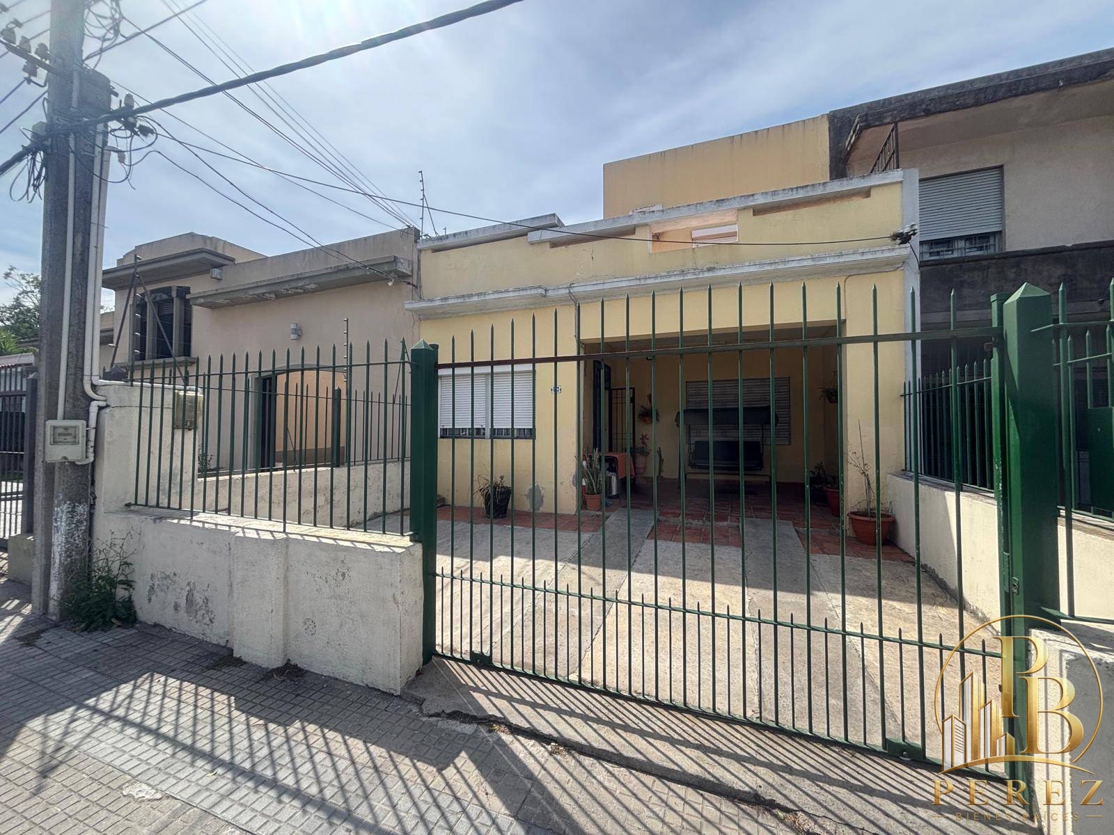 Casa en venta c/ cochera en Sayago - foto 1