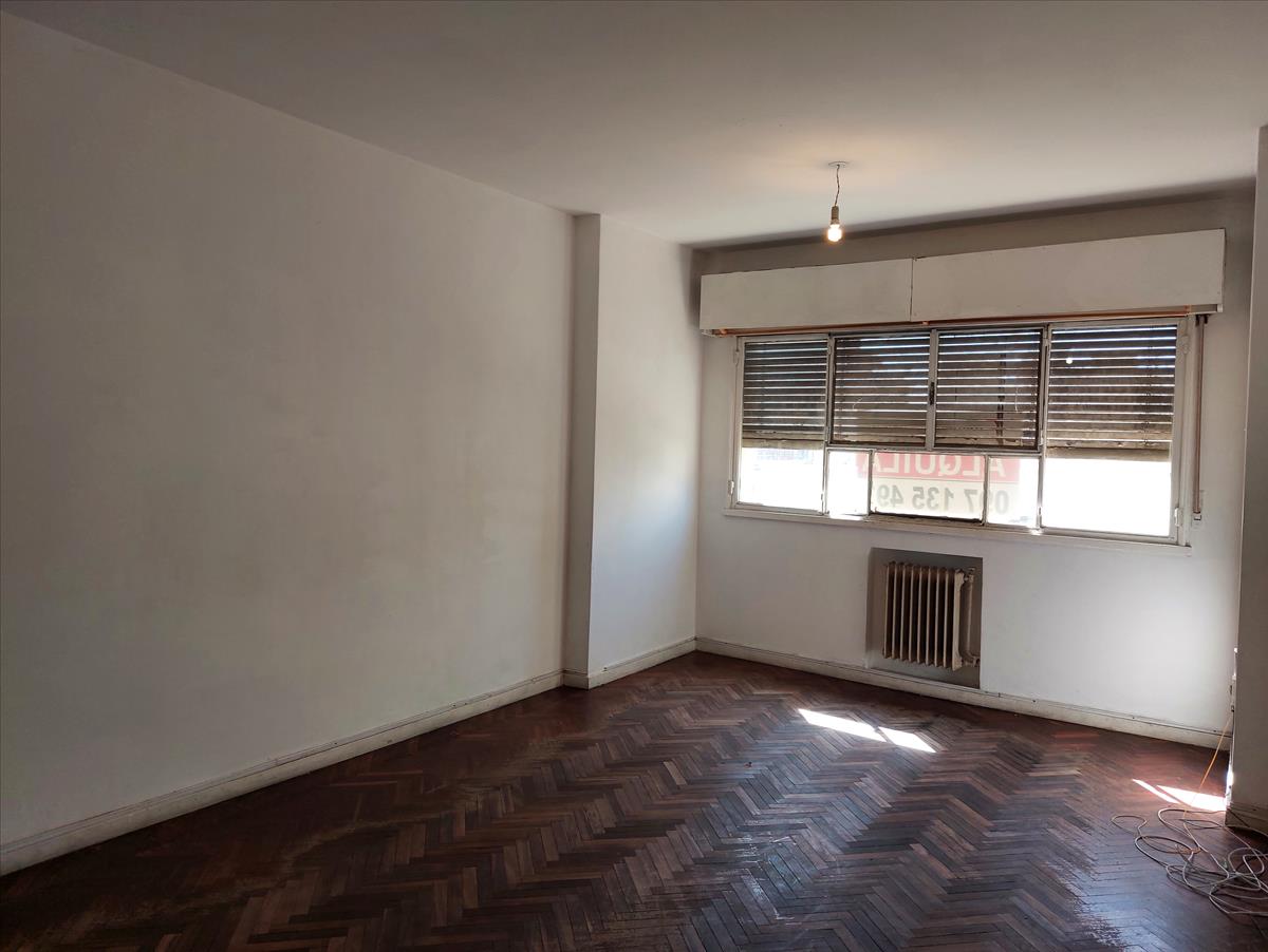 Rincon No 610 4o piso y Pza Matriz solo oficinas no acepta vivienda · Foto 10