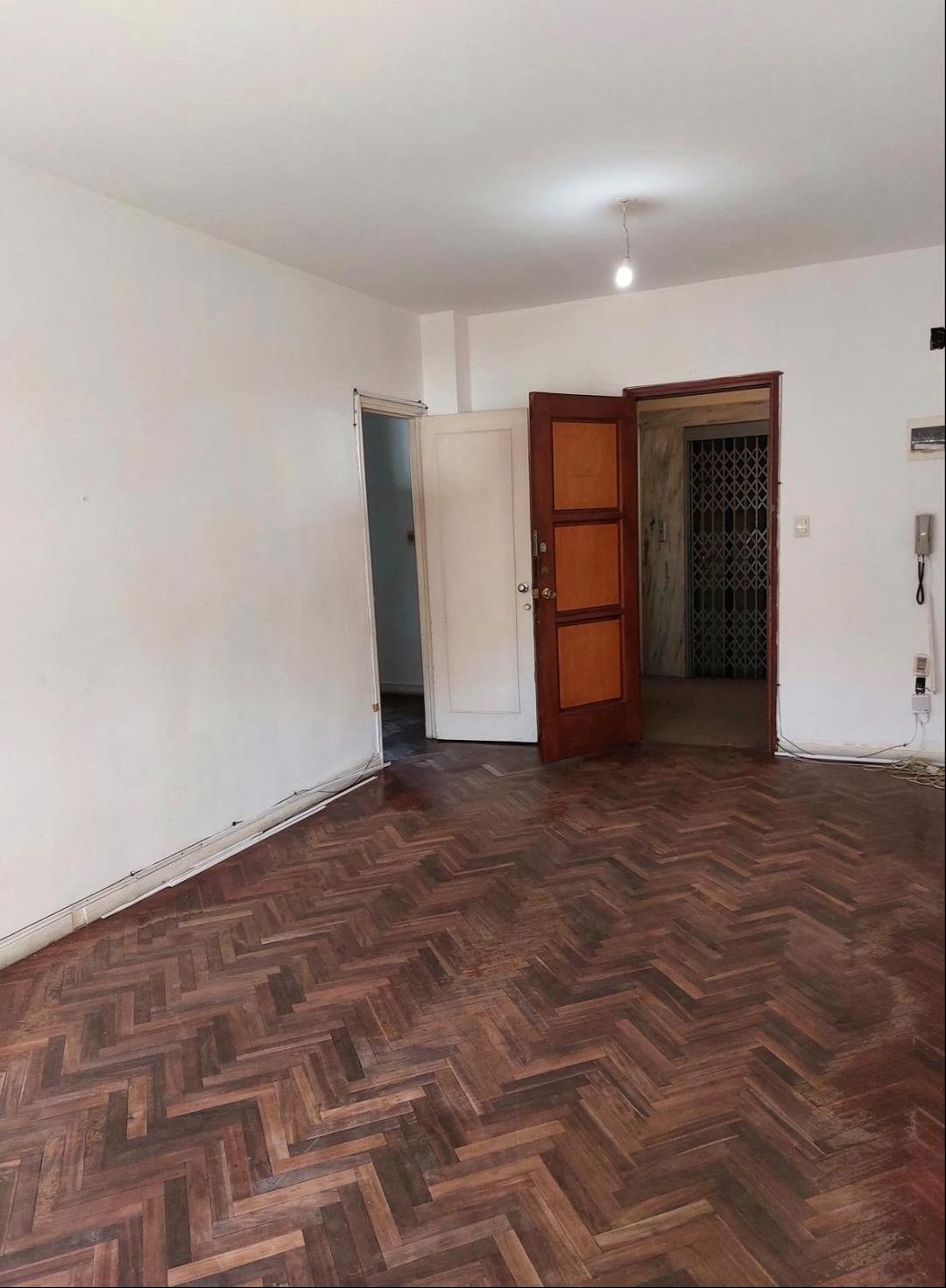 Oficina sobre la calle Rincon y Pza Matriz al frente · Foto 10