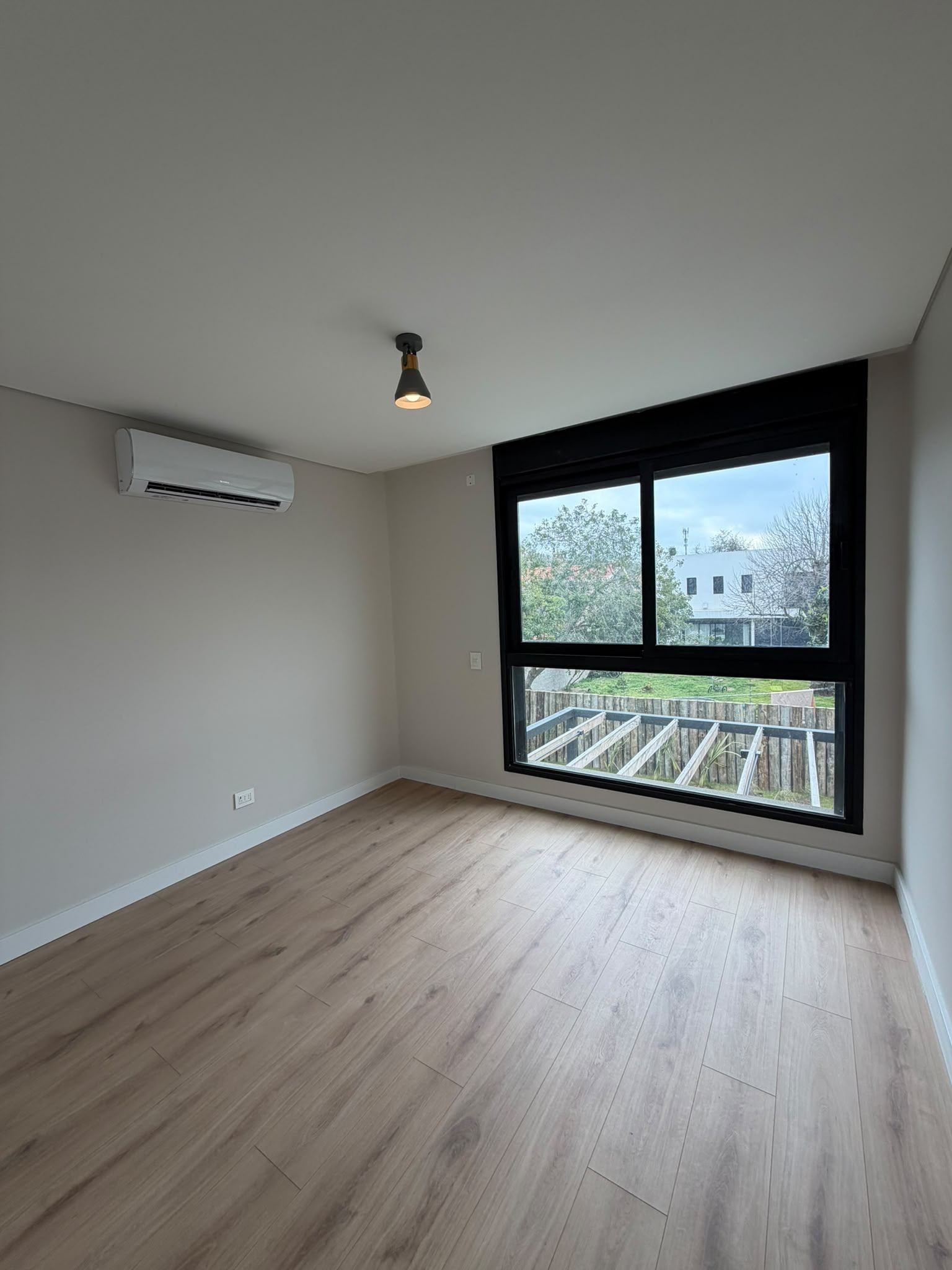 Casa en alquiler c/ cochera en Carrasco · Foto 9