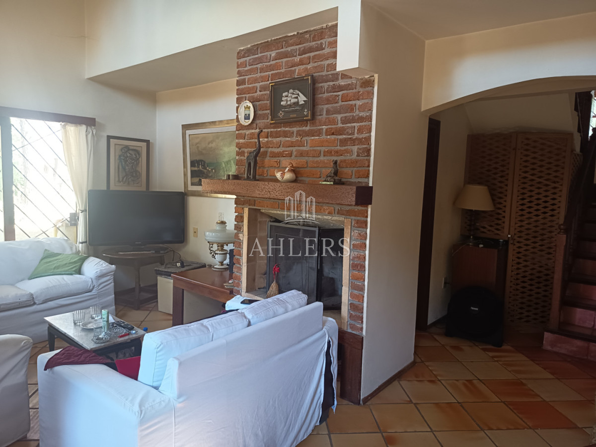 Se alquila y se vende casa de 3 dormitorios, dos baños, cocina amplia · Foto 8