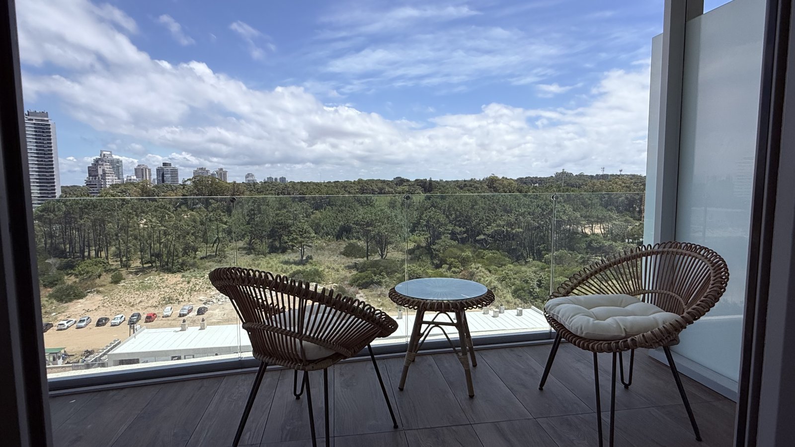 VENTA APARTAMENTO TORRE TRUMP 2 AMBIENTES 1 COCHERA PUNTA DEL ESTE