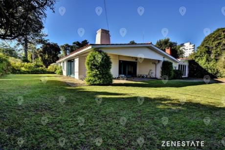 Casa En Venta 4 Dormitorios