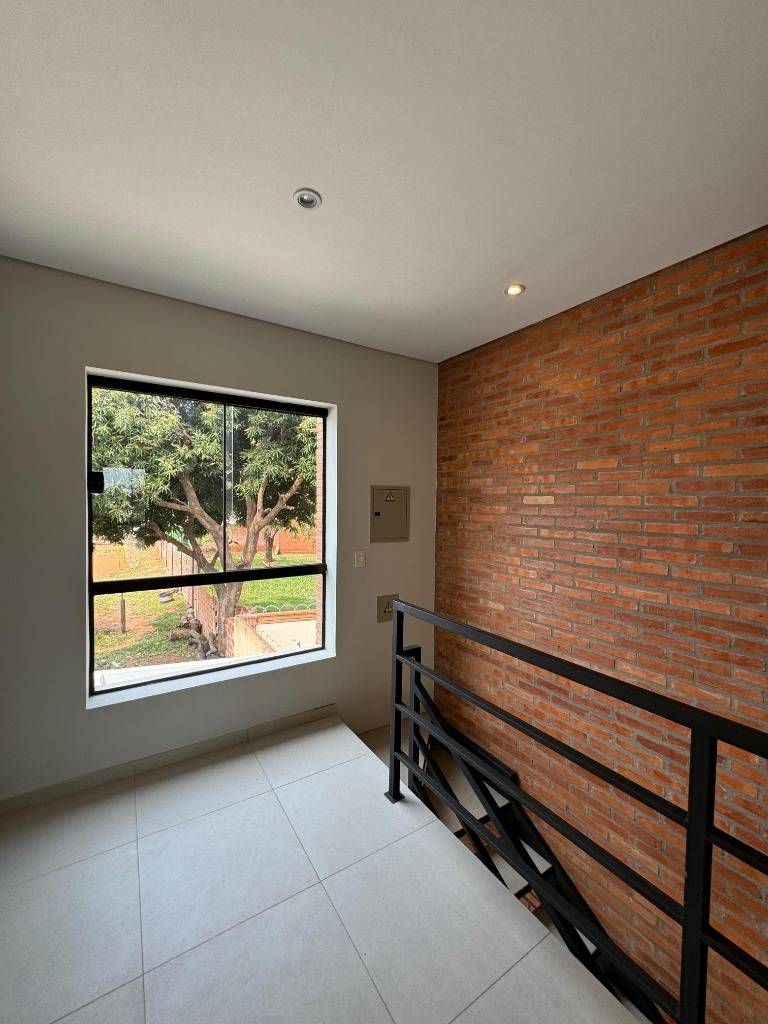 DUPLEX EN ALQUILER EN LUQUE | BARRIO LOMA MERLO — foto 3