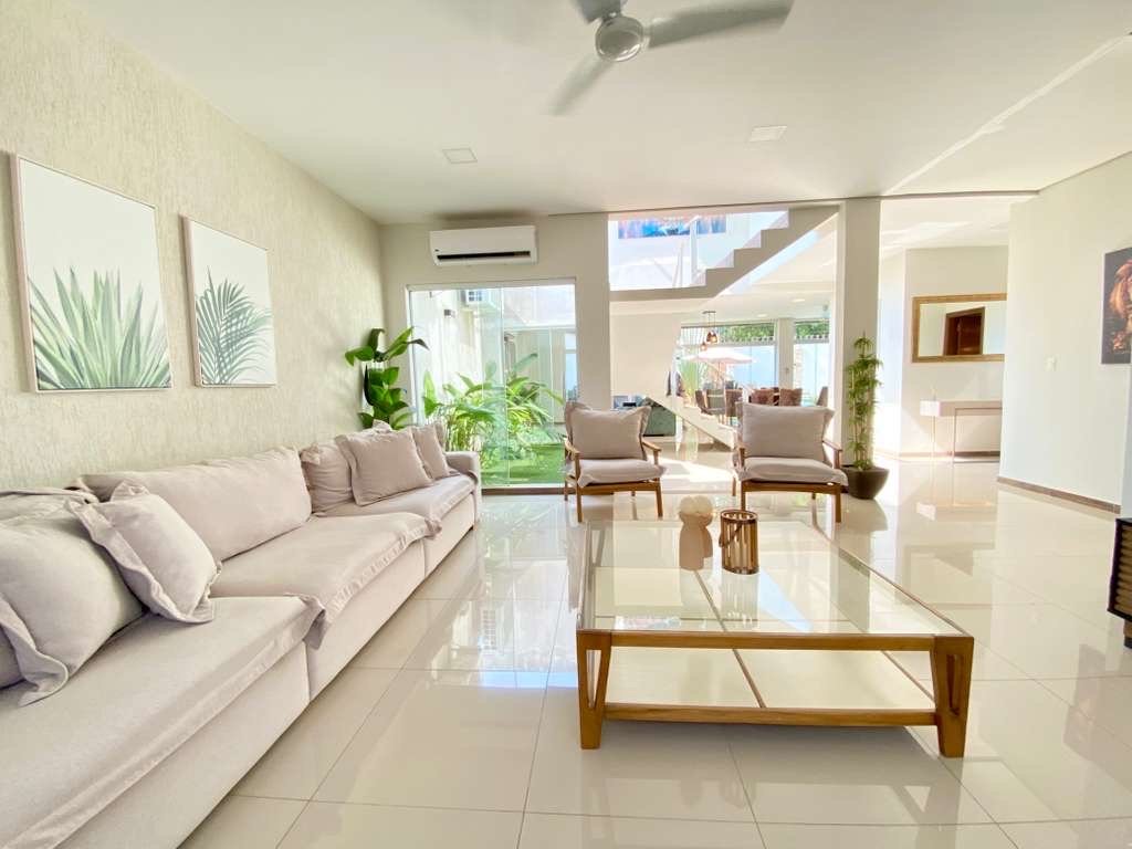 Casa Con 4 Dorm, Piscina Y Cochera Para Varios Vehículos En Luque — Foto 2