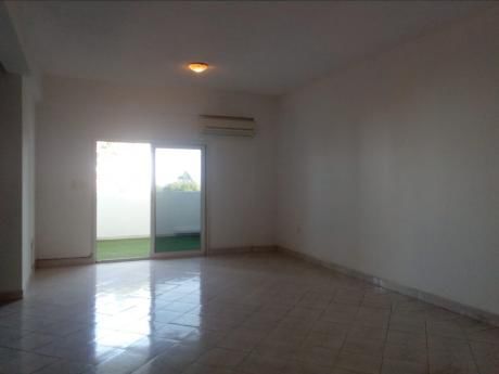 Departamento De 2 Dormitorios En Barrio Jara A Pasos De La Avenida Brasilia