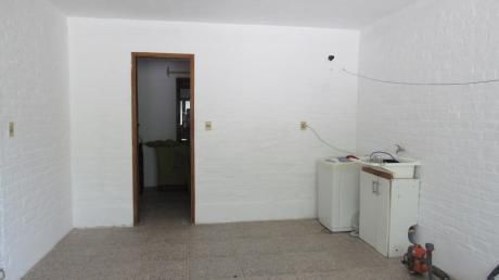 Casa En Calle Domingo Bazzurro, 3 Dormitorios