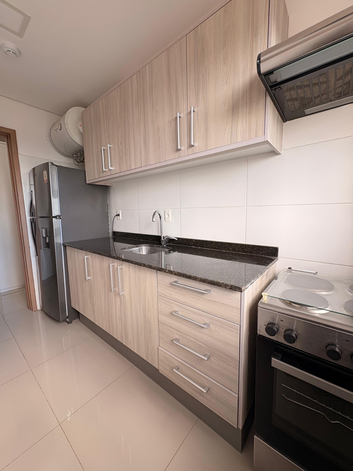 SANTÍSIMA TRINIDAD, EN ALQUILER, AMPLIO DEPTO DE 1 DORMITORIO. — foto 2