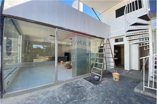ALQUILO SALON-SURTIDOR LEOPARDI — foto 2