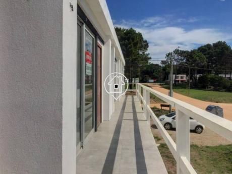 Apartamento A Estrenar Con Dos Dormitorios Y Cochera En Pinares, Excelente Inversion ! Se Financia - Ref: 111