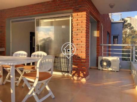 Apartamento Amplio De Dos Dormitorios, Terraza Con Parrillero, Alquiler Anual Punta Del Este - Ref: 5
