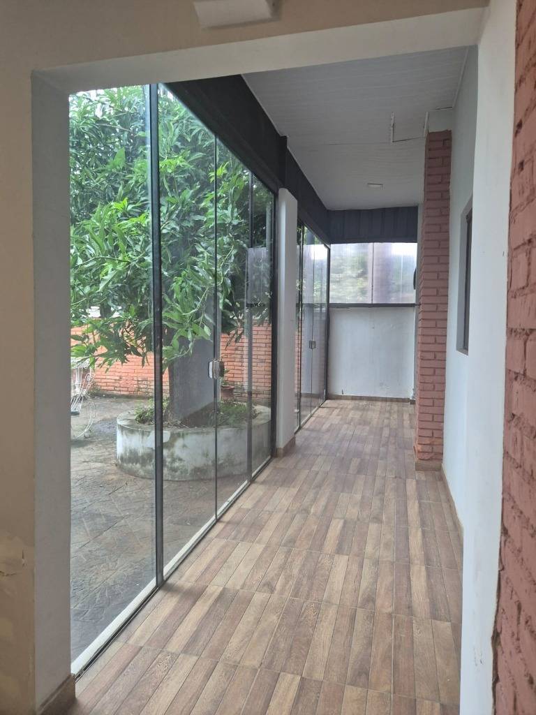 EN ALQUILER AMPLIA CASA PARA OFICINA — foto 3