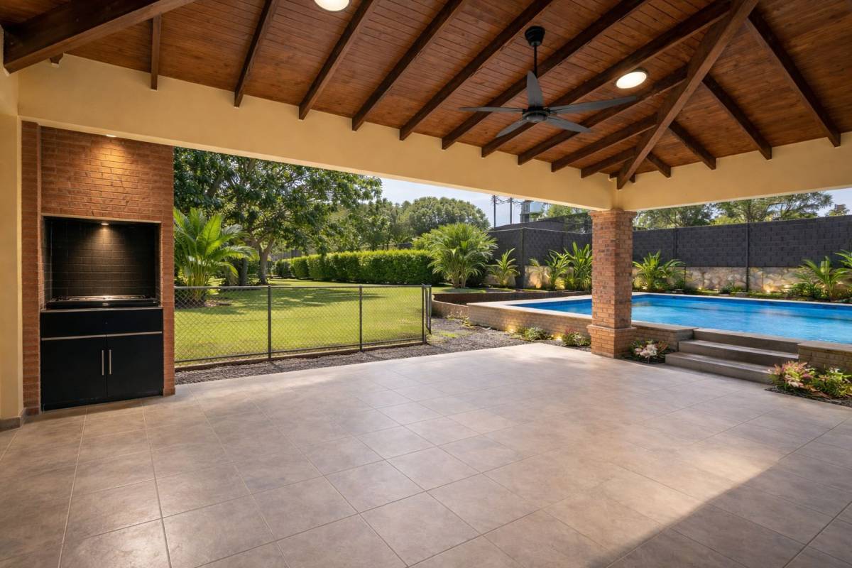 CASA EN BARRIO CERRADO MONTESOL — foto 2