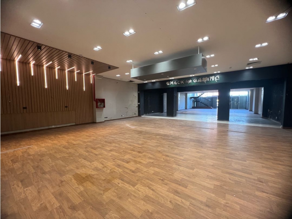 Local comercial para showroom sobre Avda España - 680m2 construido — foto 2