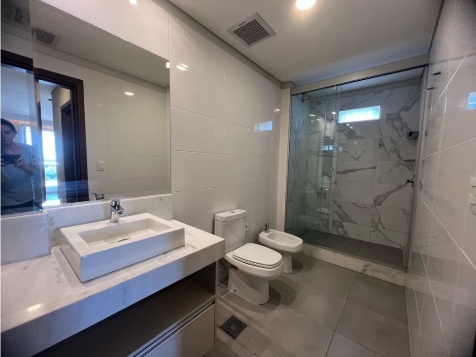 Departamento de 3 dormitorios amplio y con buenos amenities y seguro — foto 3