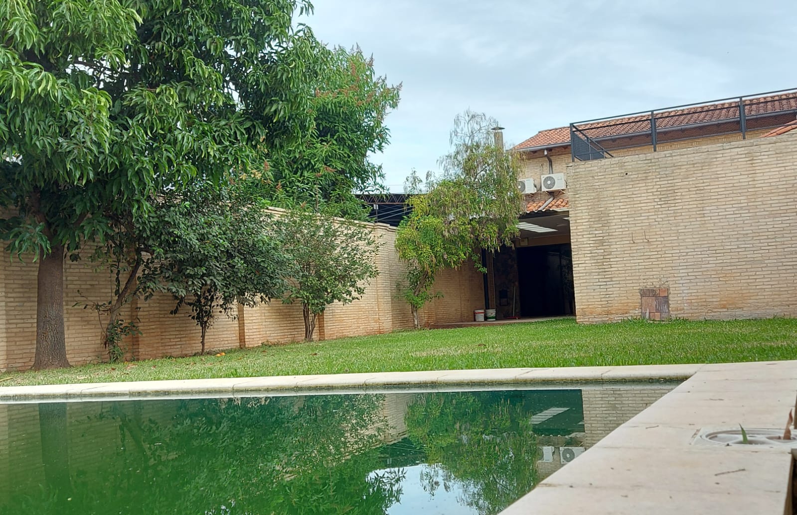 Casa en alquiler en Loma Pytá