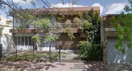 Casa Para Flia.numerosa En Tranquila Calle De Malvin,5dor,3baños